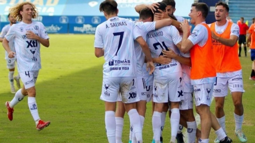 El Yeclano remonta y se consolida en playoff de ascenso (1-2)