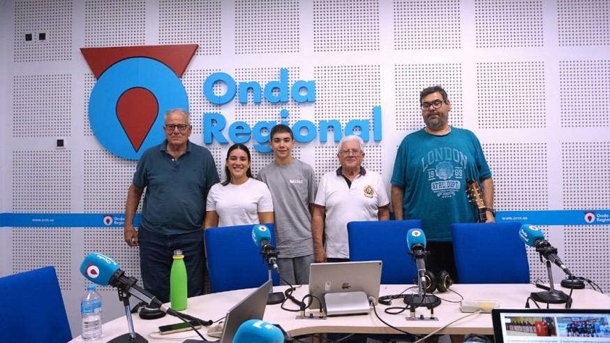 Nos vamos de parranda. Pedro Cardoso y su cuadrilla... desafía con trovos al calor
