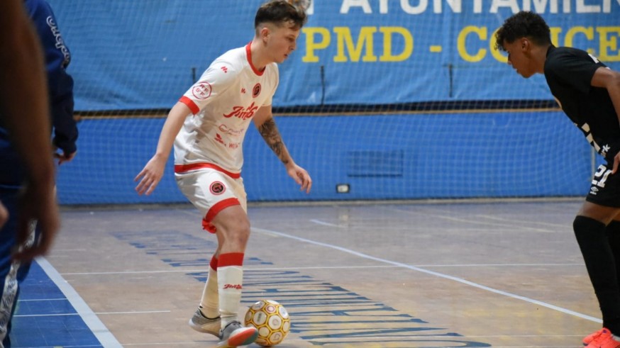 Pablo Gallego, en un partido con el Jimbee juvenil.