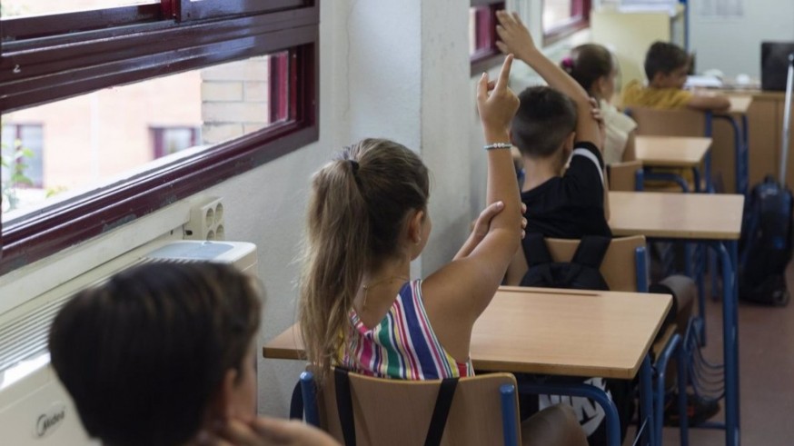 Los padres llaman a concentrarse contra el calor en las aulas este miércoles