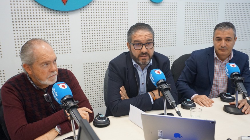 De izquierda a derecha, Manuel Pérezcarro, Miguel López Abad y Fernando Gómez