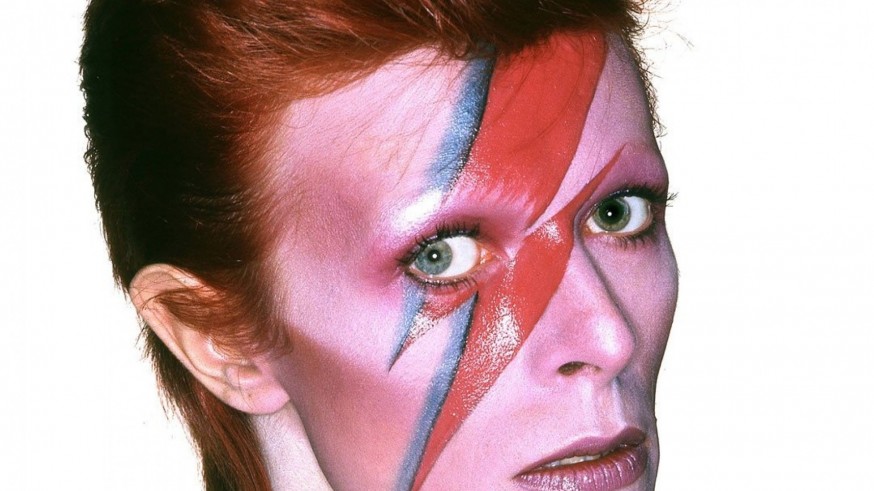 Recordamos a Bowie con Juan J. Vicedo, autor de "Siluetas y Sombras, David Bowie"