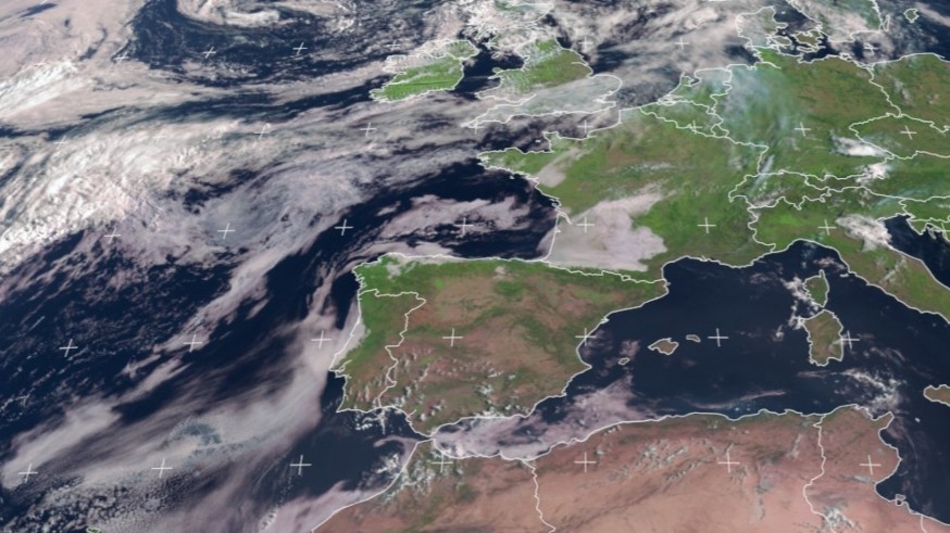 Imagen de satélite de este viernes con la masa de polvo africano en suspensión. Satélite Meteosat
