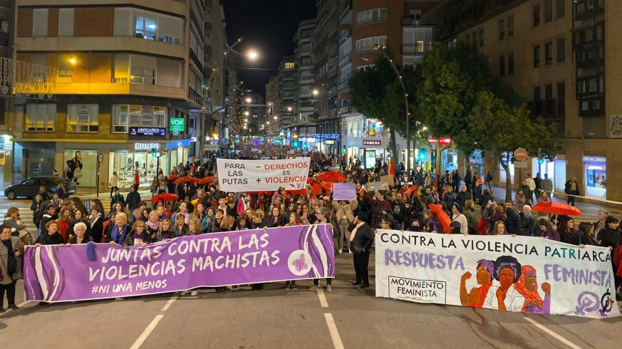 La manifestación por el 25-N por las calles de Murcia. ORM