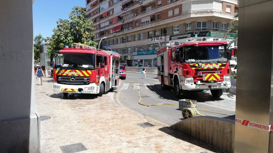 VÍDEO | Incendio en un parking en la avenida de la Libertad de Murcia