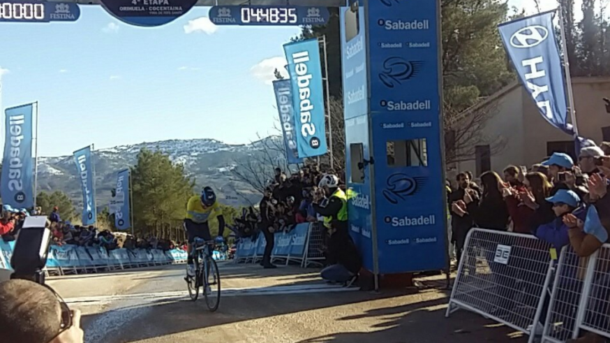 Valverde se afianza como líder de la Vuelta a Valencia tras ganar la penúltima etapa