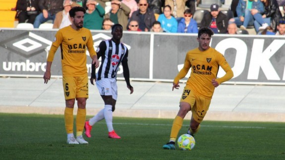 Derrota del UCAM Murcia en Badajoz (2-1)