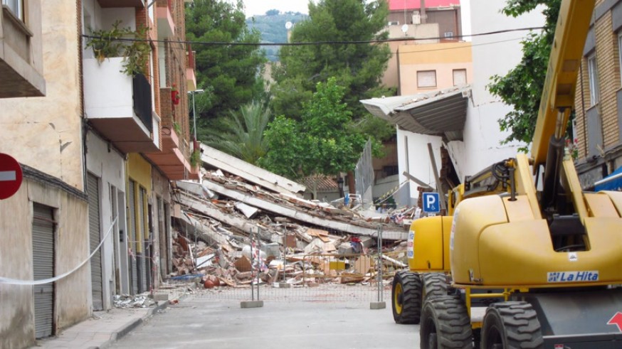 Imagen de una vivienda derribada tras el terremoto