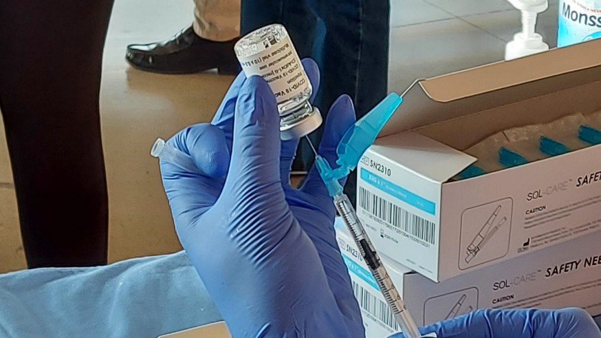 Unas 800 personas reciben la vacuna contra la Covid-19 en Jumilla