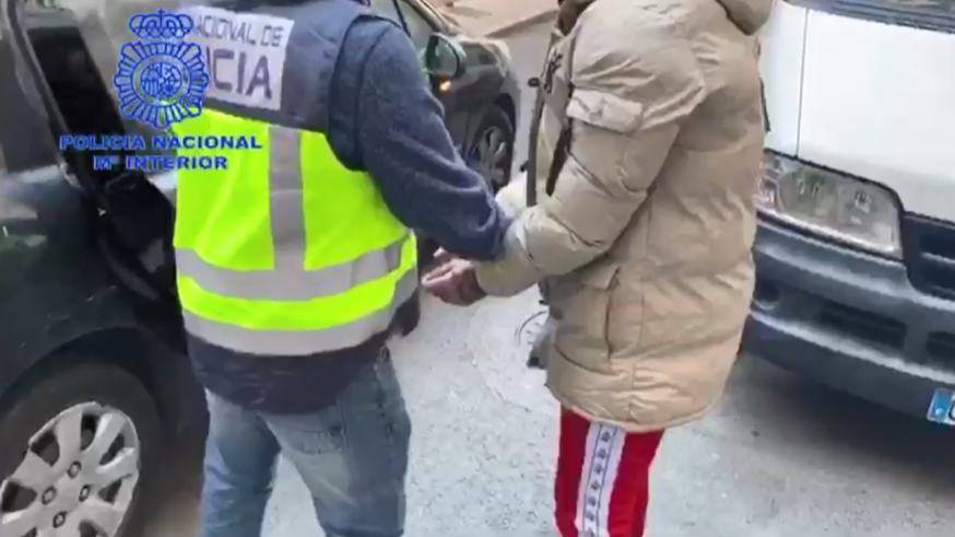 Libertad provisional para el individuo que agredió a su novia y al joven que la defendió