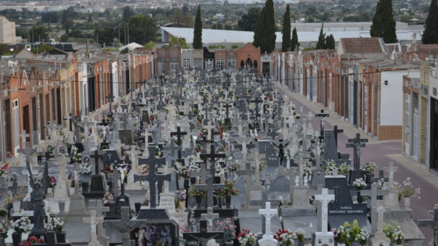 VIVA LA RADIO. Murcia es el destino: visita al Huerto Pío, ruta guiada a cementerio municipal y paseo tecnológico por SICARM