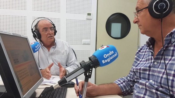 Juan Cano conversa con Miguel Massotti en Onda Regional
