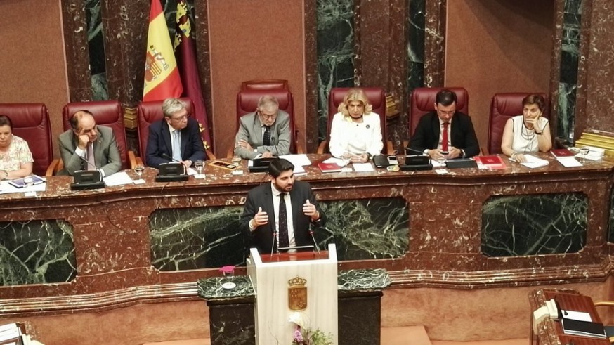 DIRECTO | Vox vuelve a votar "no" a la investidura de López Miras aunque se abre a seguir negociando