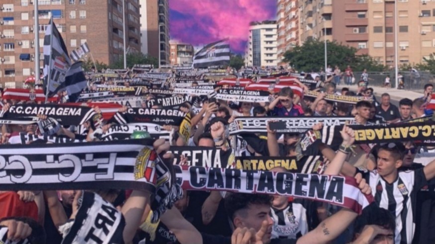 Los aficionados del FC Cartagena ilusionados con el cambio de propiedad
