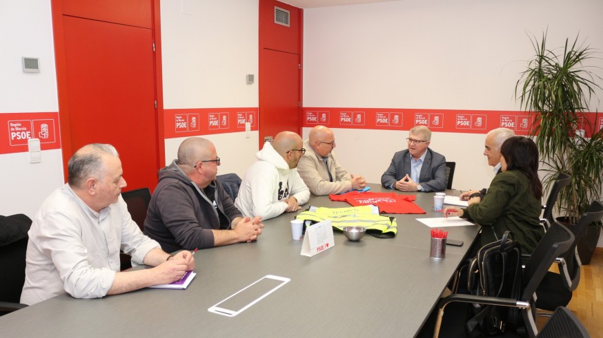El PSOE reprocha a López Miras su inacción en el conflicto del transporte sanitario