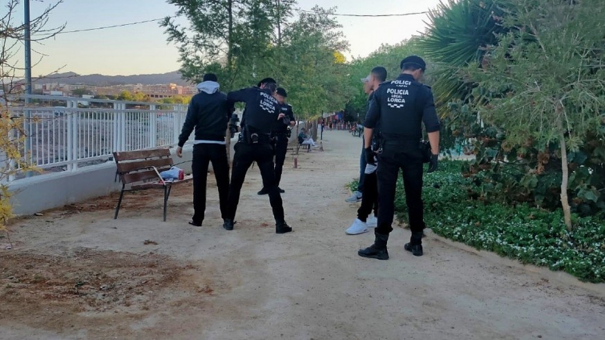 Lorca: Los vecinos de Avenida Europa y San Cristóbal denuncia problemas de seguridad y cierre de servicios