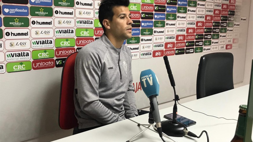 José Ruiz: "Aquino es un jugador diferente en Segunda B, ojalá siga en el Real Murcia"