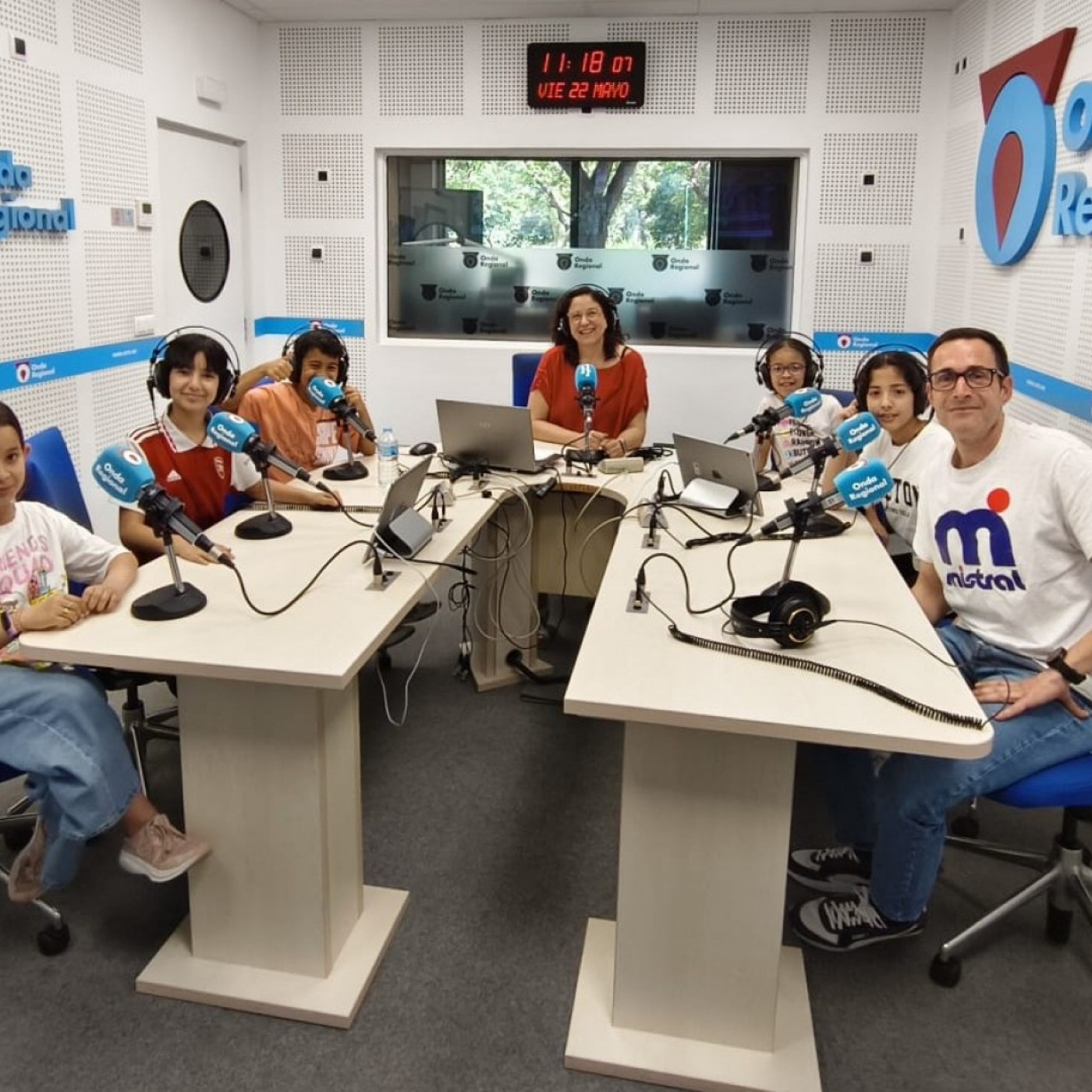 EL MIRADOR T06C182 Los alumnos del Colegio Los Rosales de El Palmar llevan su pasión por la radio a Onda Regional (22/05/2026) episode artwork