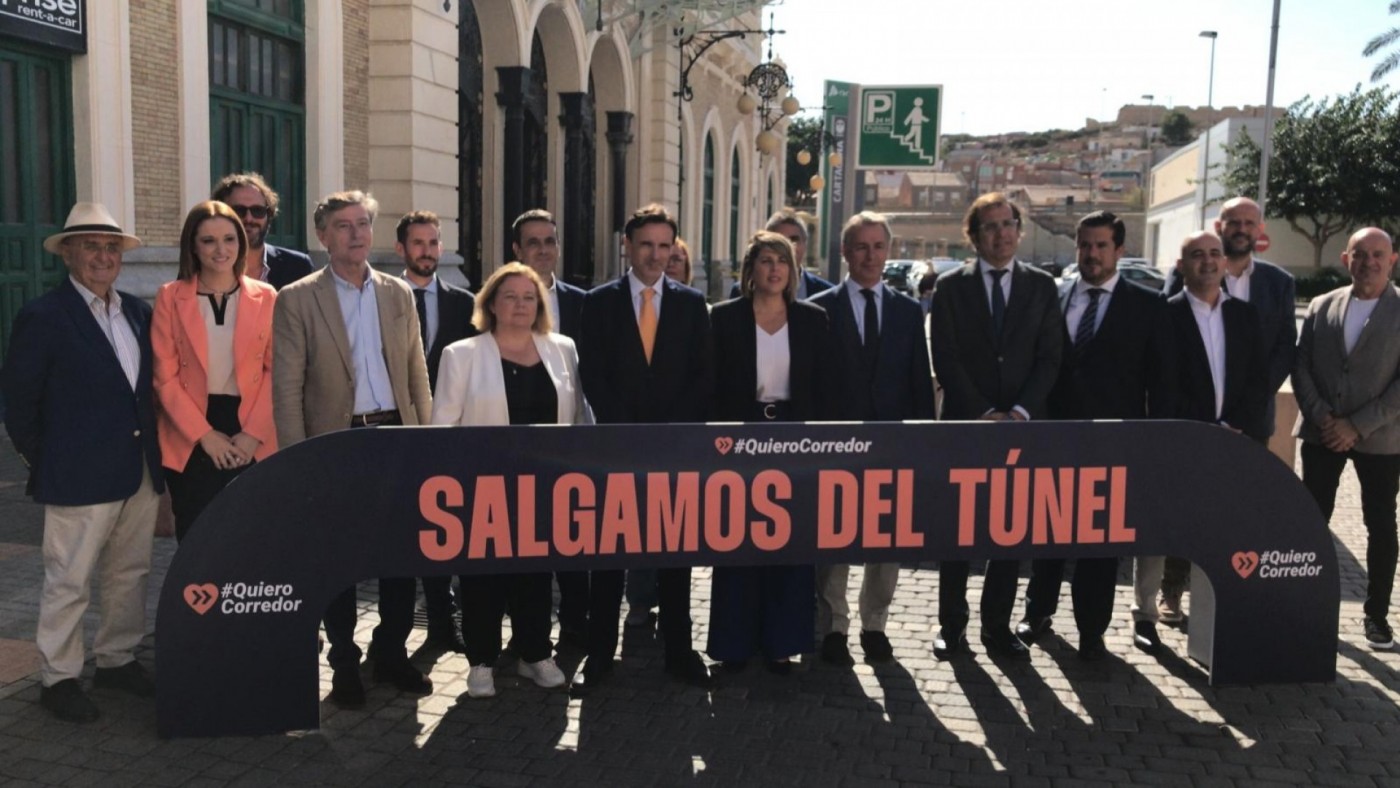 La patronal reivindica en Cartagena la conexión ferroviaria para el puerto