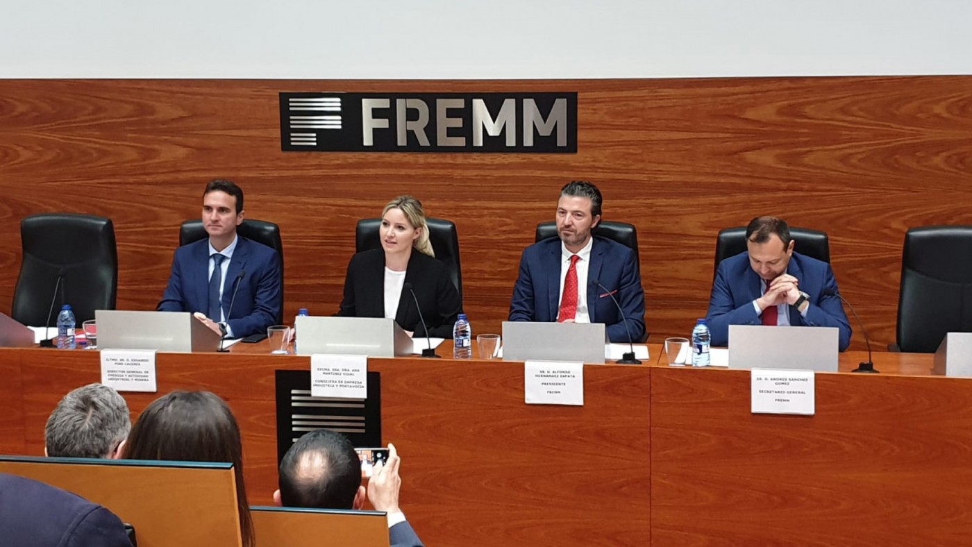 Martínez Vidal presenta las ayudas en la sede de la FREMM