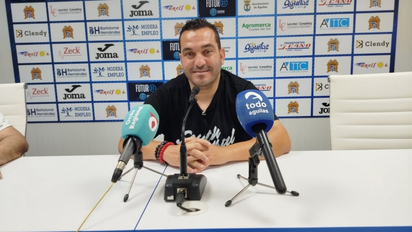 Adrián: "En este partido es fundamental controlar las emociones"