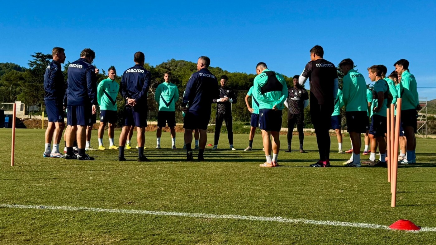 Javi Rey no quiere excusas por el césped artificial del Europa