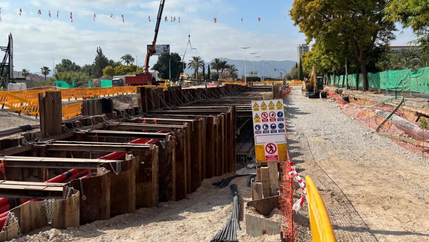 Aguas de Murcia mantiene noviembre para reabrir la avenida Miguel Induráin