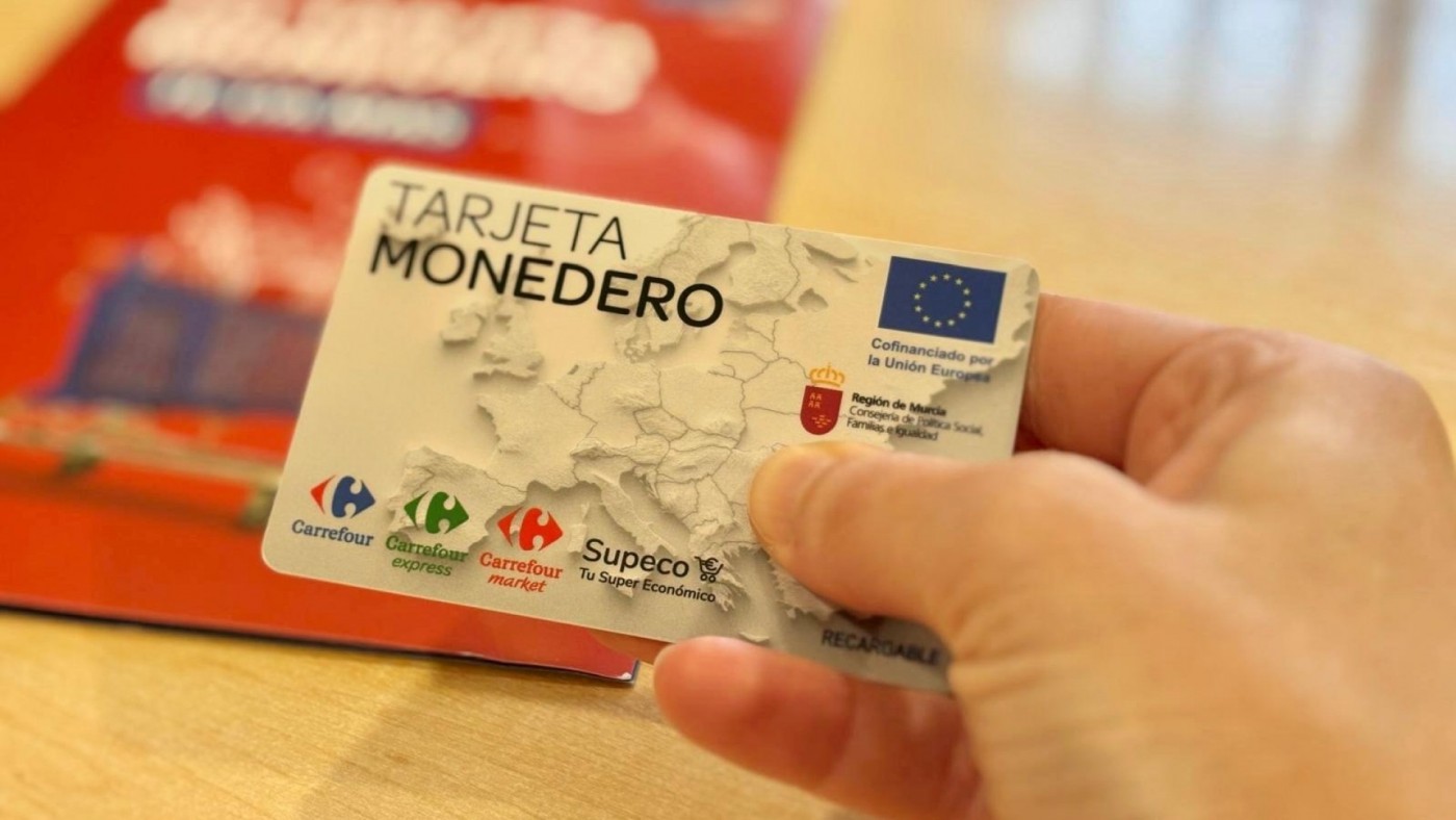 La Región de Murcia destina 5,2 millones a las tarjetas monedero para ayudar a más de 3.000 familias vulnerables
