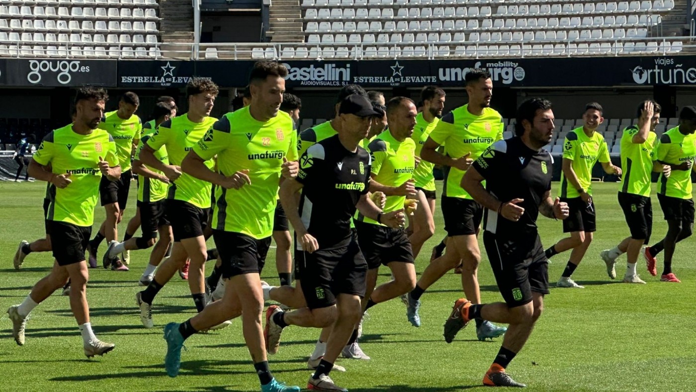 El Cartagena se pone al día con la plantilla