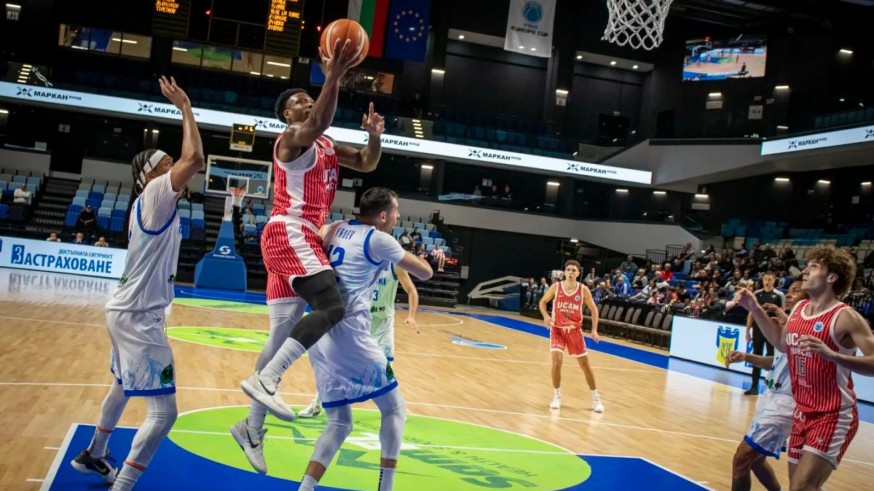 Cacok guía al UCAM en su paseo por Bulgaria