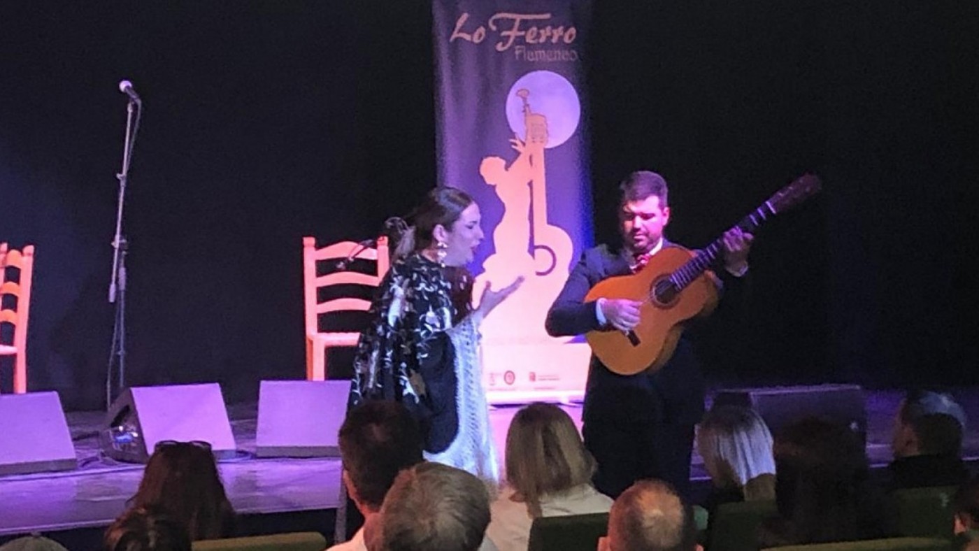 Raquel Salas y Mané hacen disfrutar al público de Lo Ferro