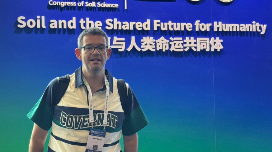 El investigador murciano Felipe Bastida recibe en China el prestigioso premio Nanjing por su excelencia en la ciencia del suelo