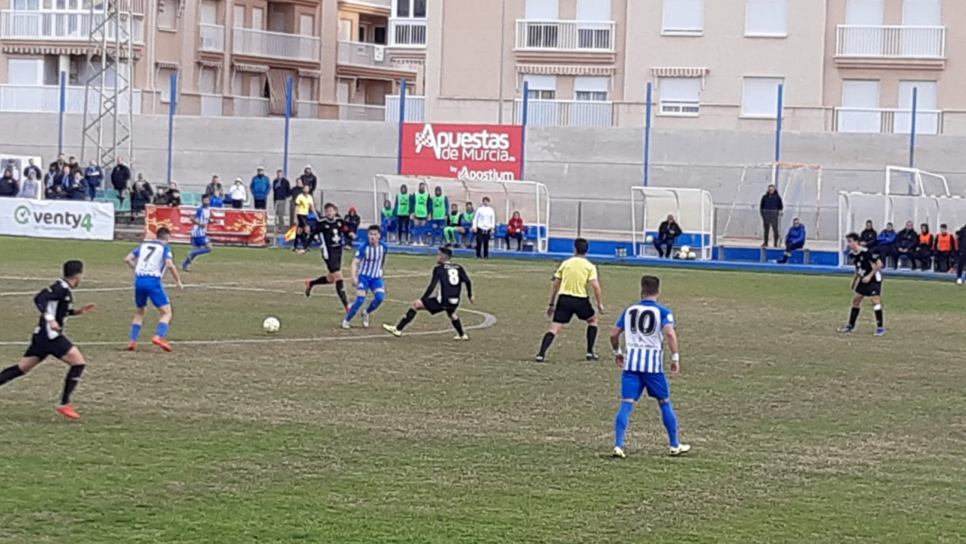 El Lorca Deportiva se lleva 0-3 el derbi ante el Águilas