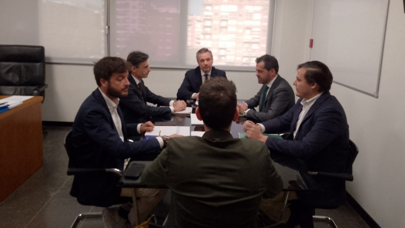 VOX exige incluir la “prioridad nacional” en el texto de la vivienda 