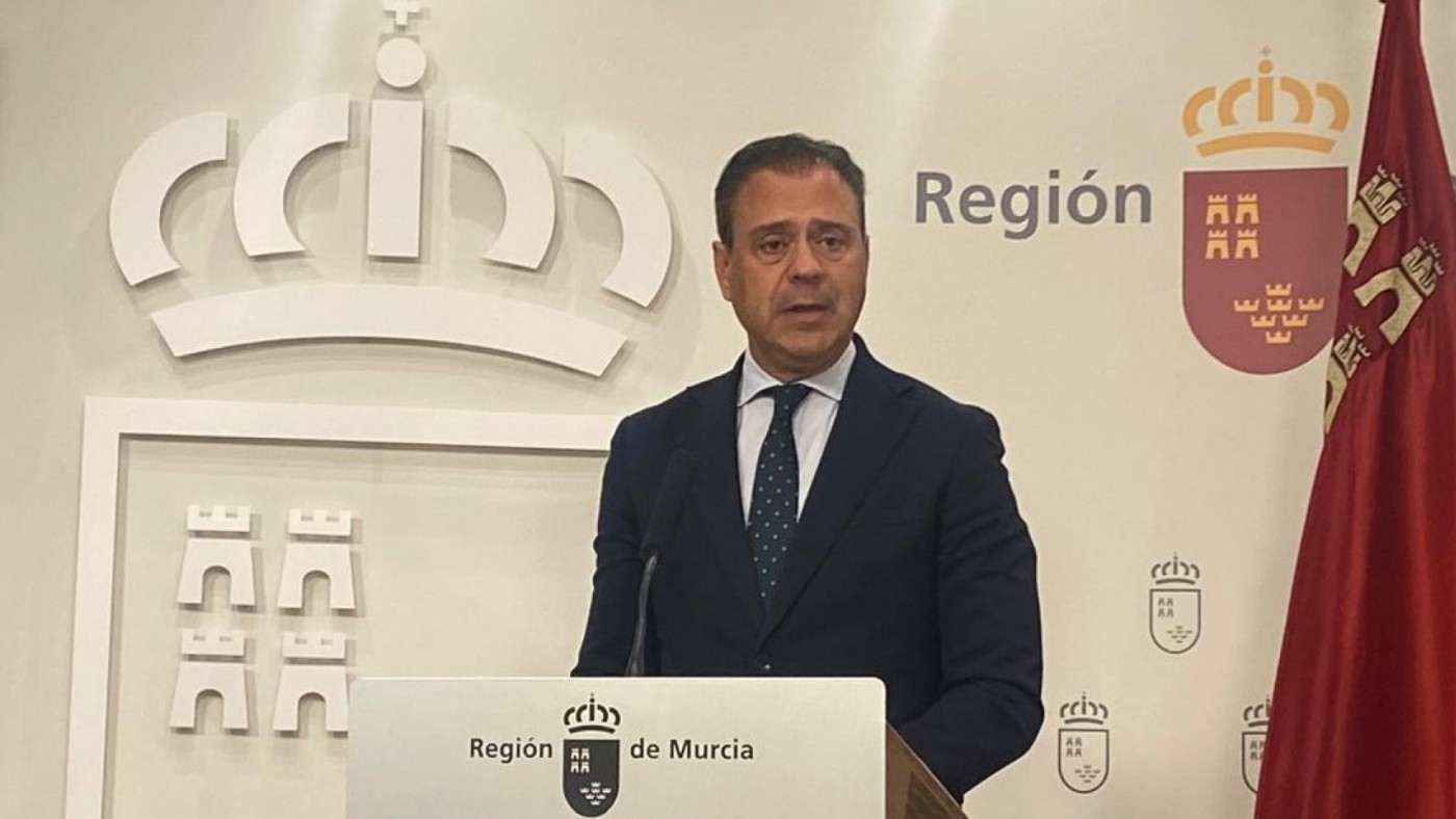 Ortuño dice que se harán "todos los esfuerzos posibles" para cumplir con la subida salarial de los empleados públicos