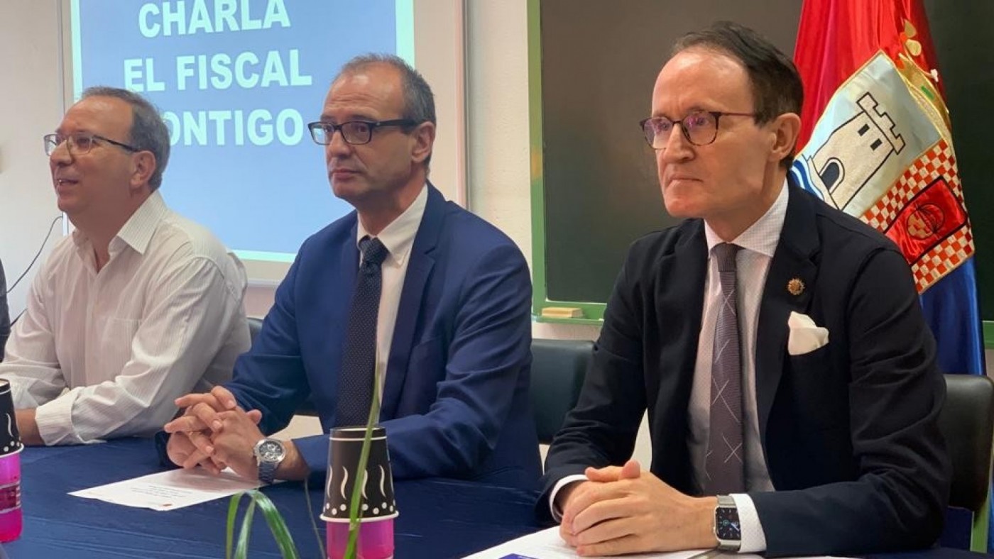 5.000 alumnos de la Región han participado en el programa "El Fiscal Contigo"
