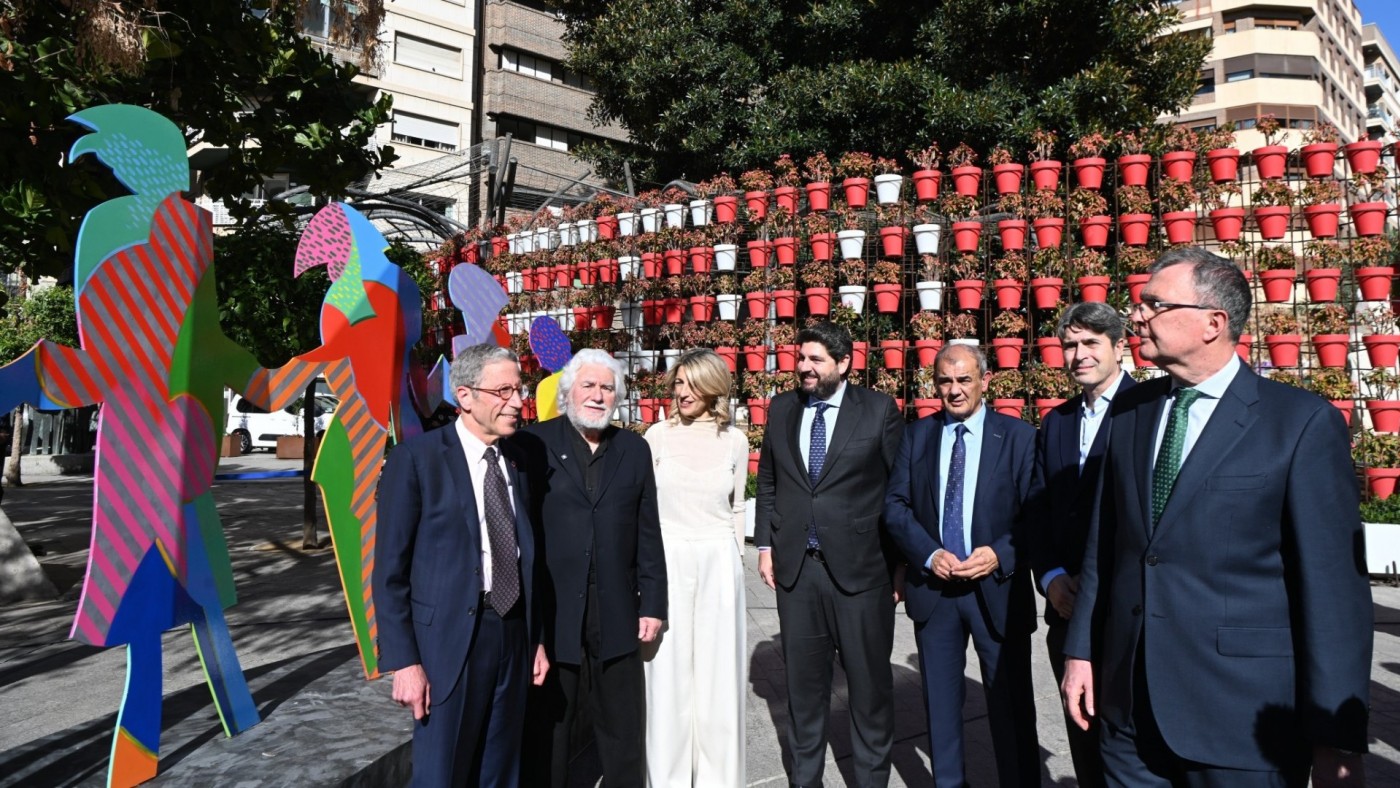 Murcia se estrena como Capital Española de la Economía Social con una obra de Gabarrón