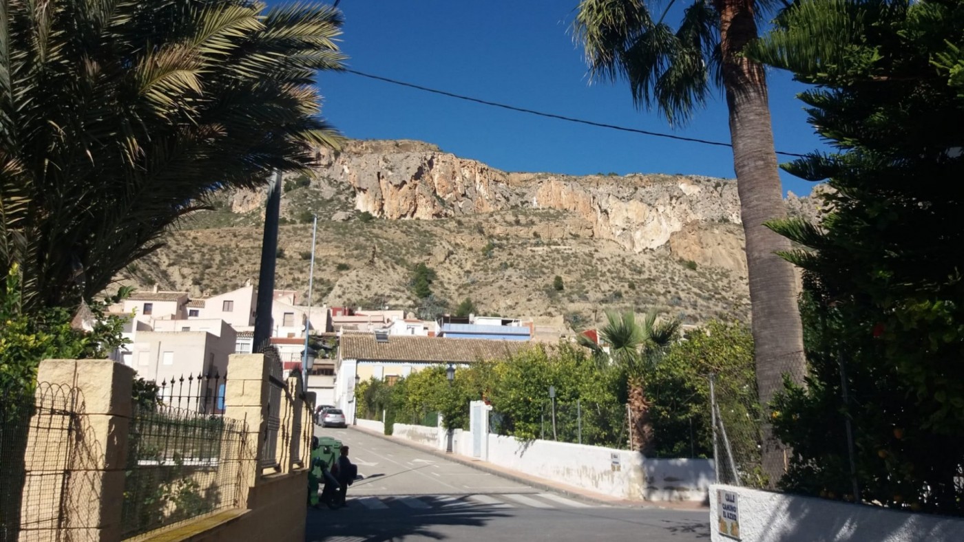 Apuñalado por un vecino en Ulea durante la madrugada