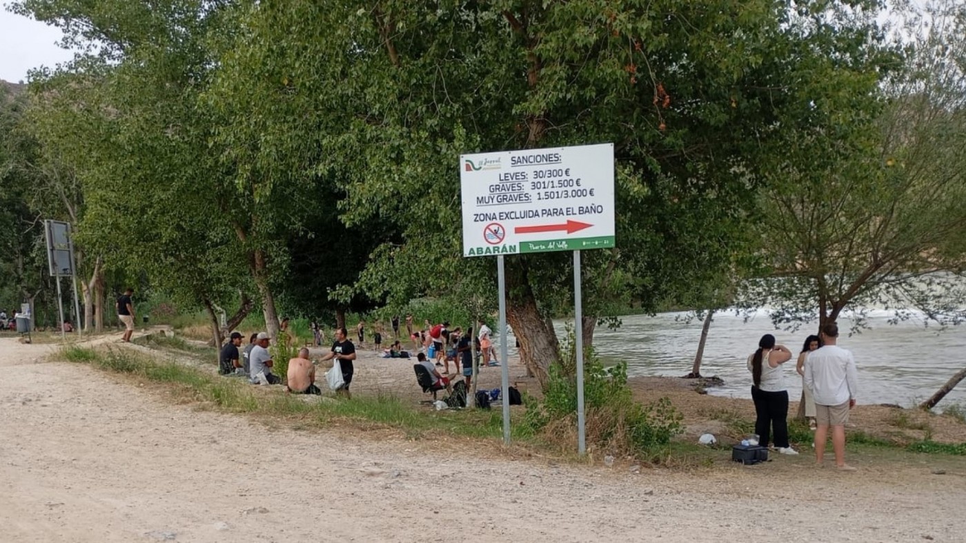 Dos jóvenes rescatan a un niño que era arrastrado por el Río Segura en Abarán