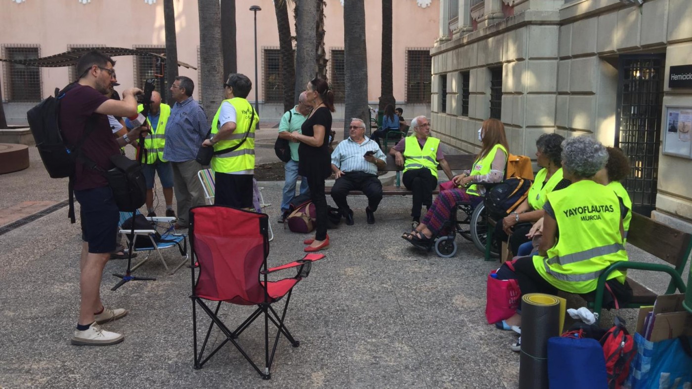 Los 'yayoflautas' toman el patio de La Merced de la Universidad de Murcia