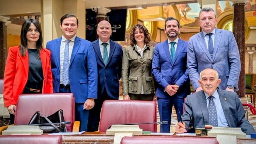 VOX reta al PP a desbloquear la ley de vivienda en mayo y abre la puerta al diálogo