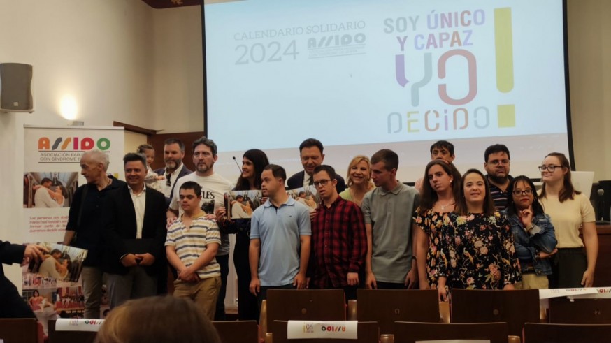 Assido presenta su calendario solidario bajo el lema 'Soy único y capaz ¡Yo decido!'