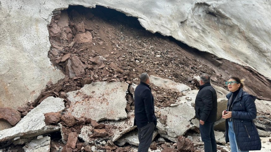 Desprendimiento en un talud del barrio de San Cristóbal de Lorca por las lluvias