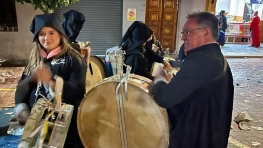 Mula vibra al ritmo de miles de tambores en una jornada de tradición y resonancia internacional