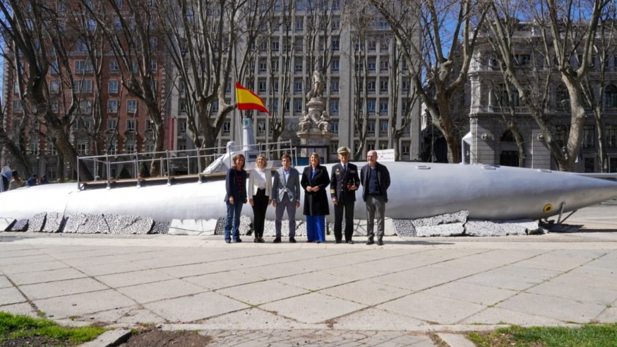 El submarino Isaac Peral emerge en el centro de Madrid