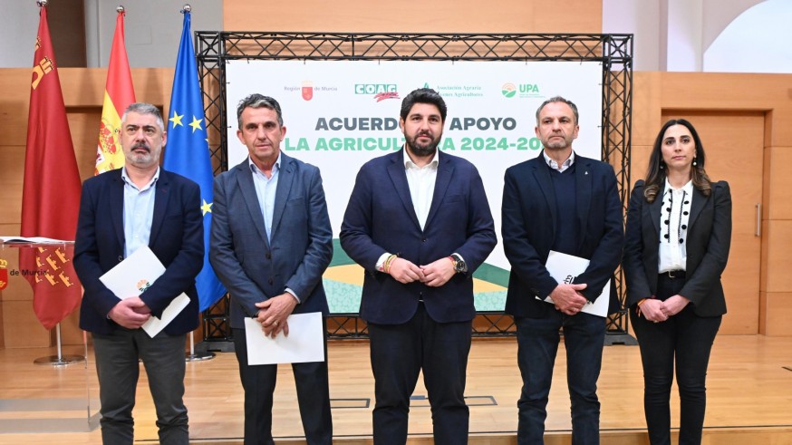  López Miras firma junto a COAG, Asaja y UPA el Plan Plurianual de Ayudas al Sector Agrícola 