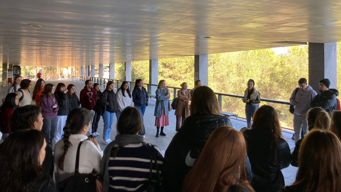 Minuto de silencio en la UMU en memoria de las víctimas de la violencia machista