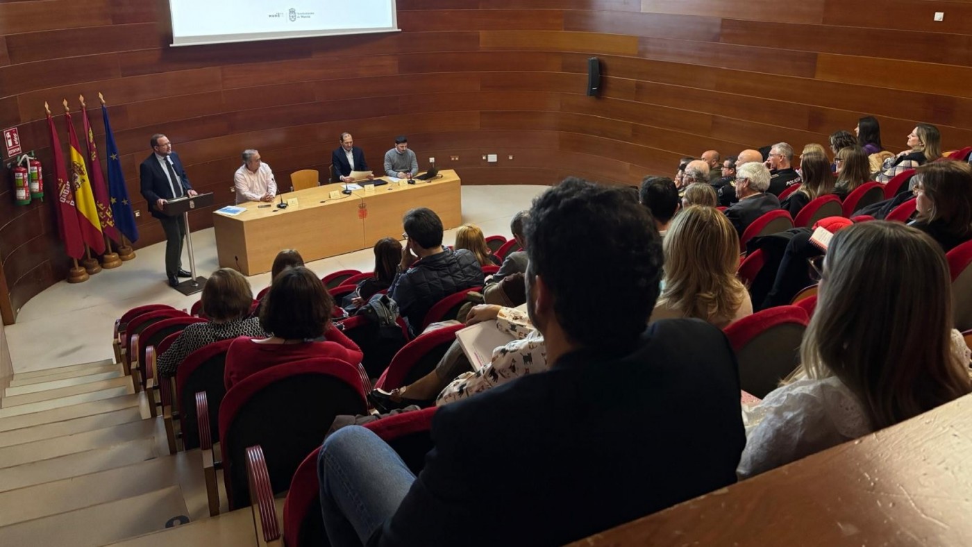 Murcia presenta a Rosi, su nueva asistente virtual interna para agilizar la gestión administrativa