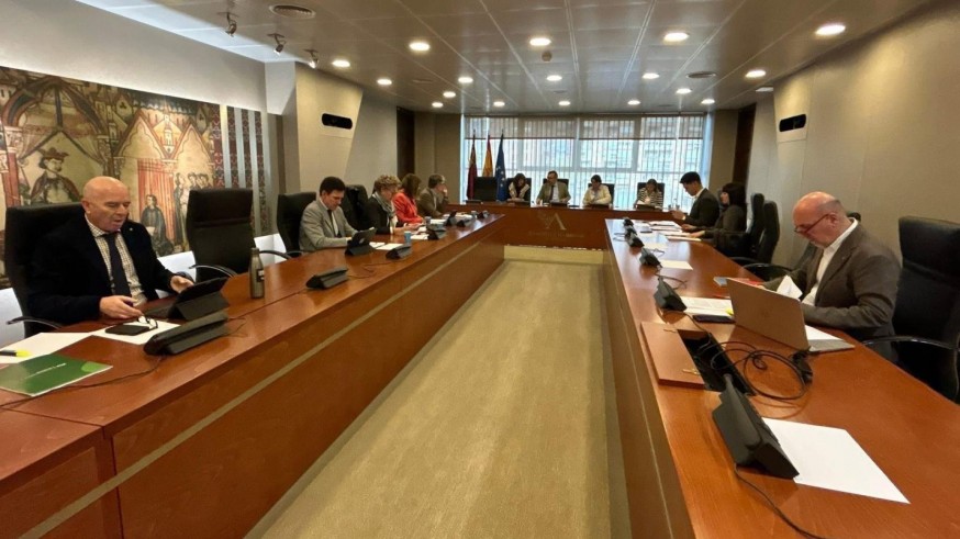 La Asamblea aprueba aumentar el número de orientadores educativos 