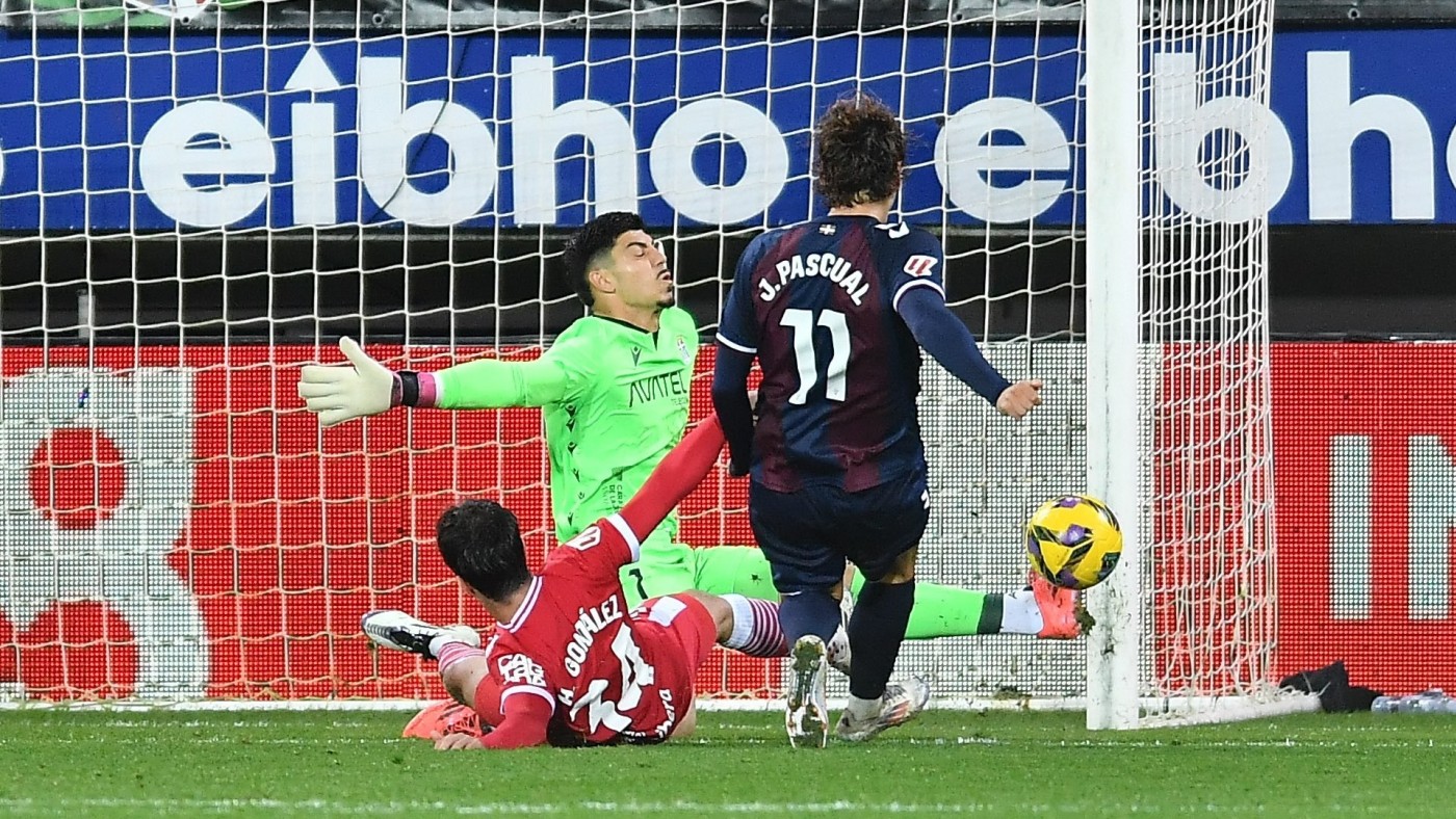 El Cartagena regala la primera parte y cae en Eibar (1-0)